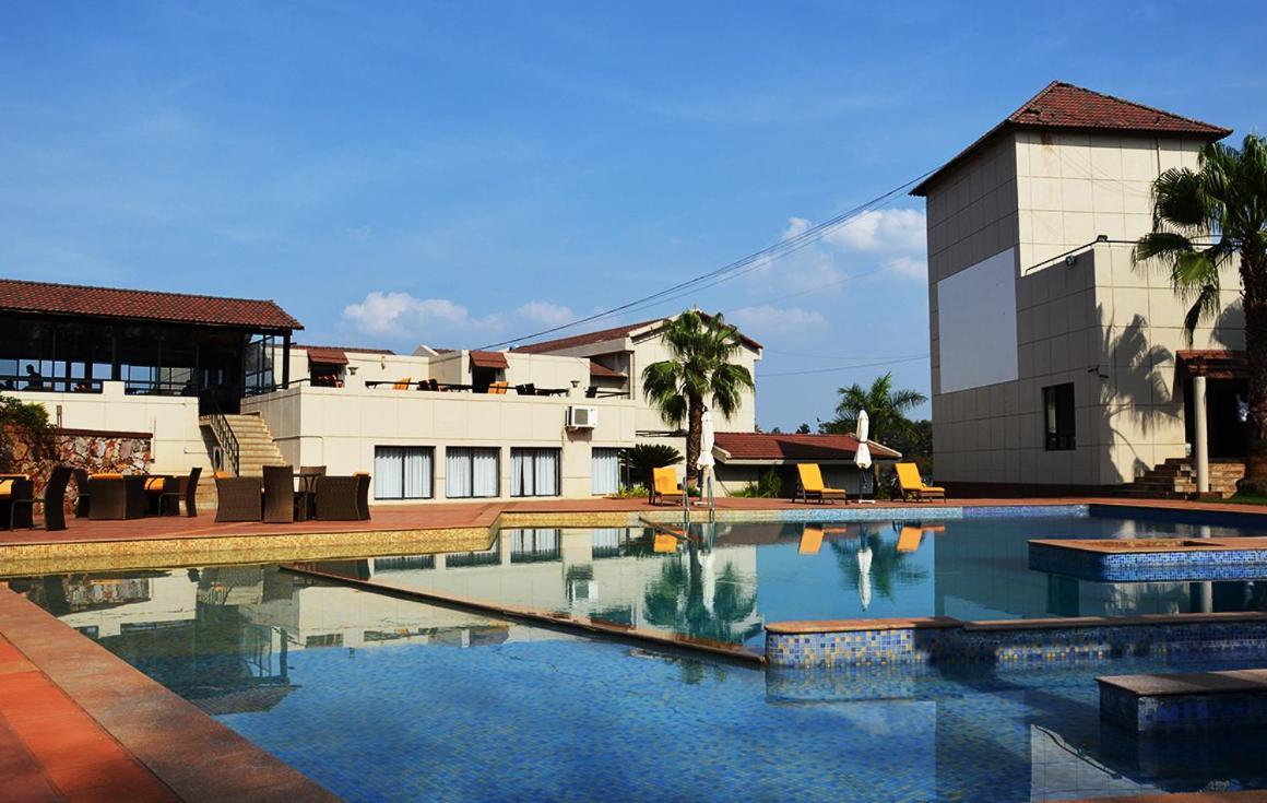 Cotton County Club And Resort Hubli Extérieur photo