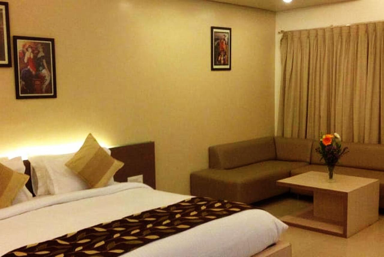 Cotton County Club And Resort Hubli Extérieur photo