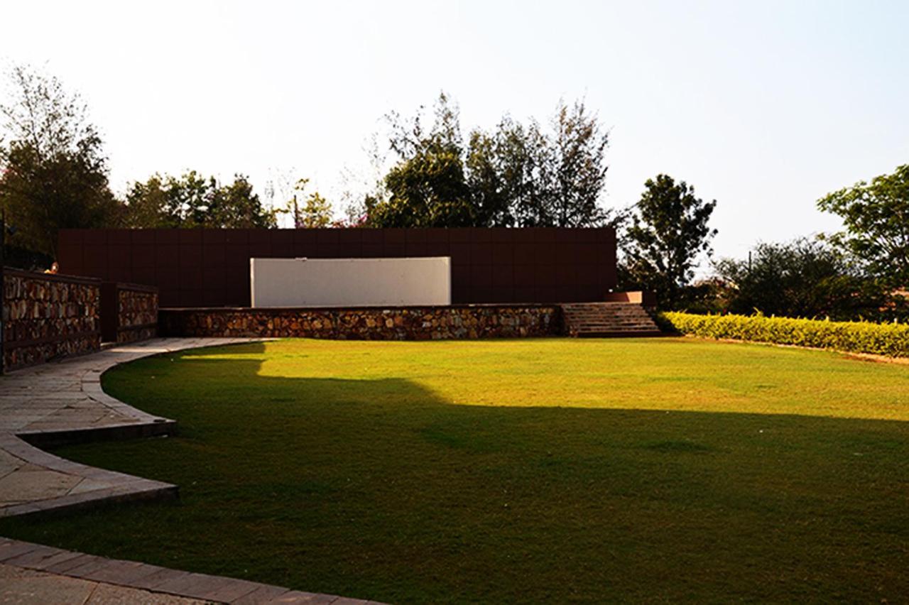 Cotton County Club And Resort Hubli Extérieur photo