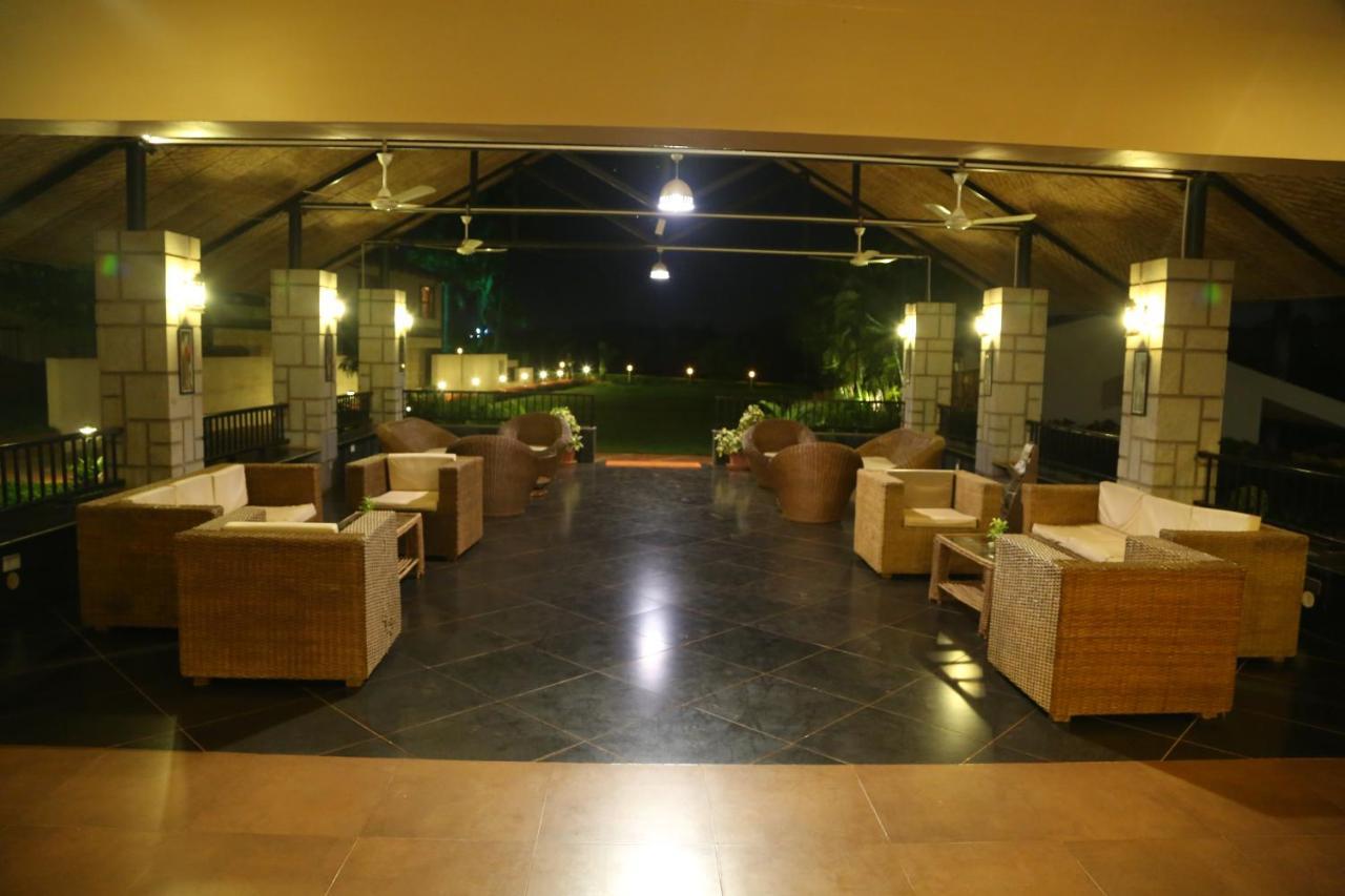 Cotton County Club And Resort Hubli Extérieur photo