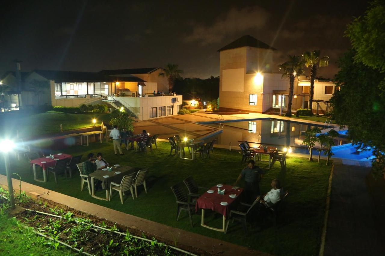 Cotton County Club And Resort Hubli Extérieur photo